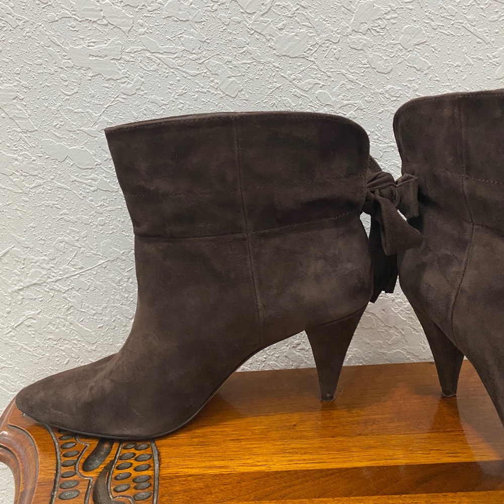 Lord‎ and Taylor Booties, Brown Suede Ankle, size 9, pre-owned